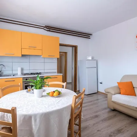 Beautiful In With Kitchen * Peruški