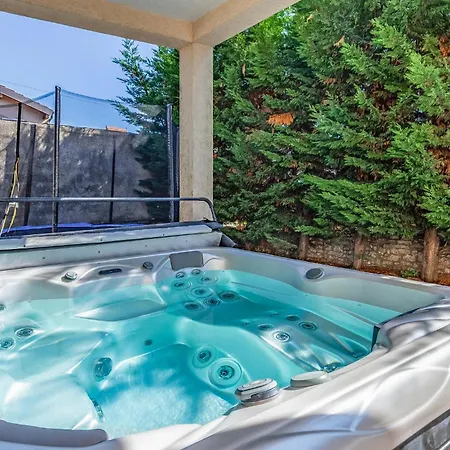 Vakantiehuis Beautiful In With Kitchen Peruški