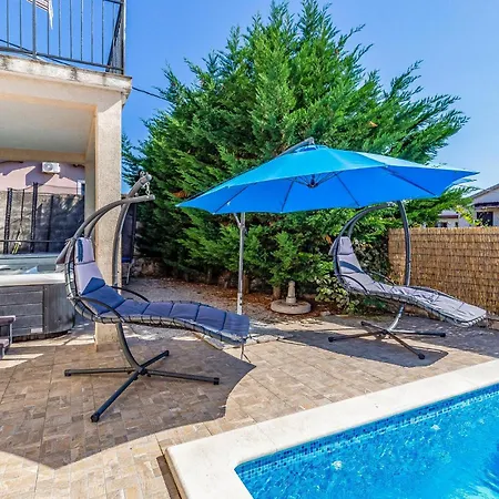 Beautiful In With Kitchen