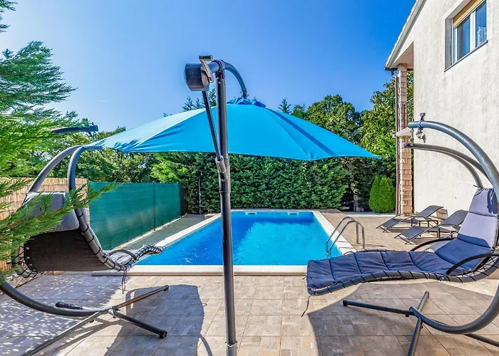 Beautiful In With Kitchen Peruški