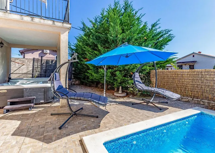 Beautiful In With Kitchen