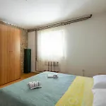 Stunning In Peruški