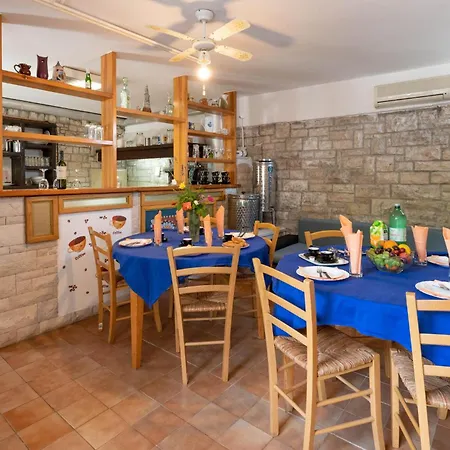 Beautiful In With Kitchen *