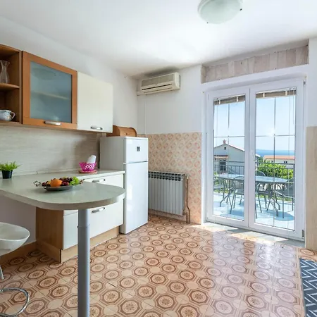 Beautiful In With Kitchen Dom wakacyjny